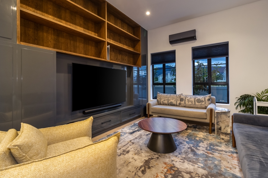 5 Bedroom Property for Sale in Val De Vie Estate Western Cape